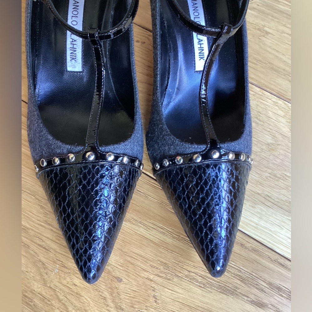 Manolo Blahnik Grey and black snake skin, cap toe studded heels - Picture 4 of 9